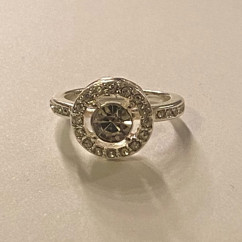 Vintage Avon Sterling Silver Solitaire Ring
